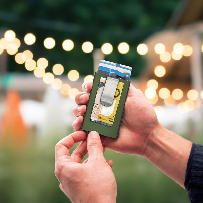 Maverick Range - Pop Up Card Holder With Clip